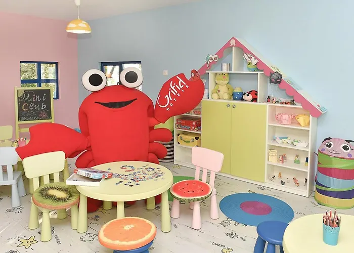 моко бийч под управлението на грифид - 24 часа ултра ол инклузив и частен плаж Хотел Златни пясъци